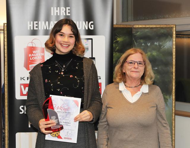 Jennifer Soetebier mit ihrer Großmutter Kristina | Foto: cc