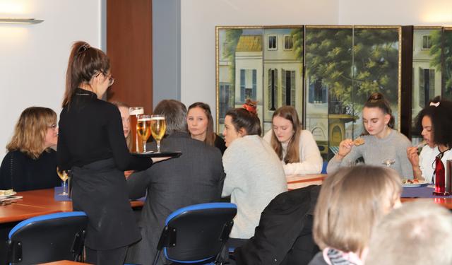 Die Gäste wurden mit Leckereien und kühlen Gestränken versorgt | Foto: cc
