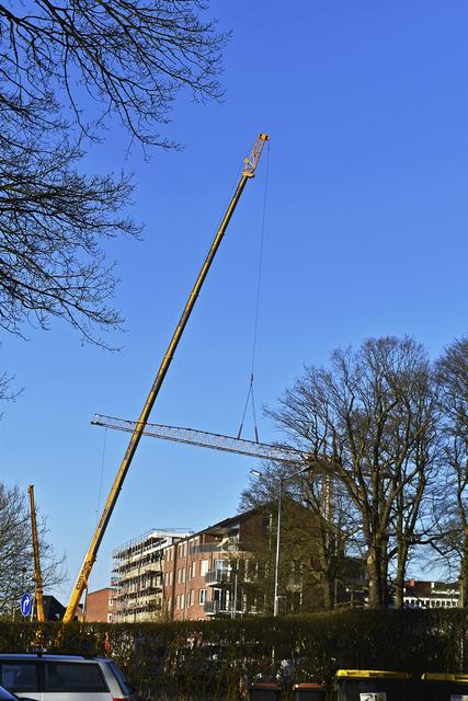 Der Ausleger hängt sicher am Kran | Foto: Axel-Holger Haase