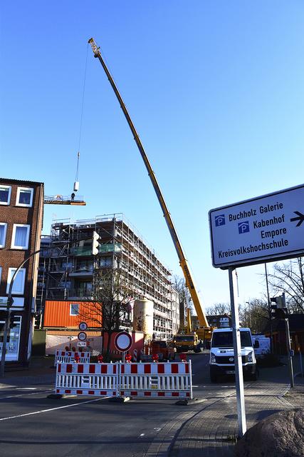 Die Schützenstraße war am Dienstag wegen der Arbeiten komplett gesperrt | Foto: Axel-Holger Haase