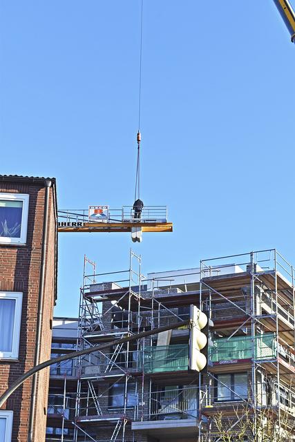 Hier muss man schwindelfrei sein: Die Arbeiten finden in luftiger Höhe statt | Foto: Axel-Holger Haase