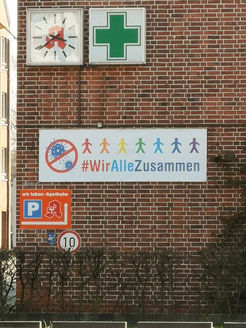 An der "wir leben"-Apotheke in der Bahnhofstraße