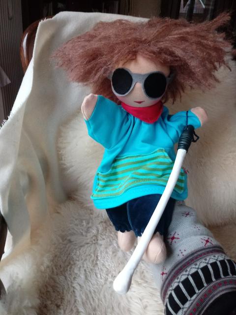 Diese Handpuppe stellt ein blindes Kind dar | Foto: Kliem-Pärsch