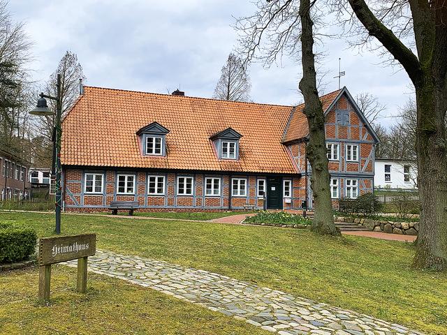 Das Rathaus der Samtgemeinde Jesteburg ist zu klein. 
Die UWG Jes! spricht sich allerdings gegen eine Erweiterung aus