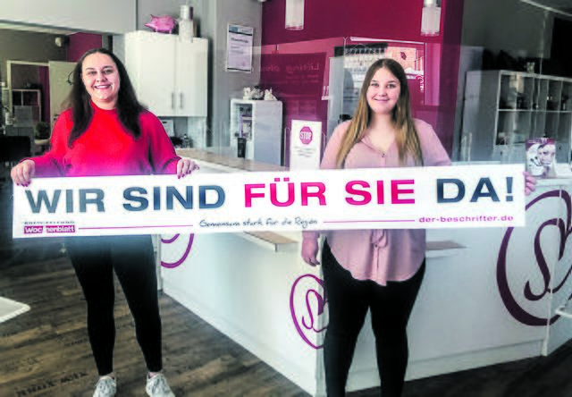 Die Auszubildenden Verena Hesse (li.) und Kathleen Schadewaldt von House of Beauty (Hamburger Str. 17) in Buchholz | Foto: Falke