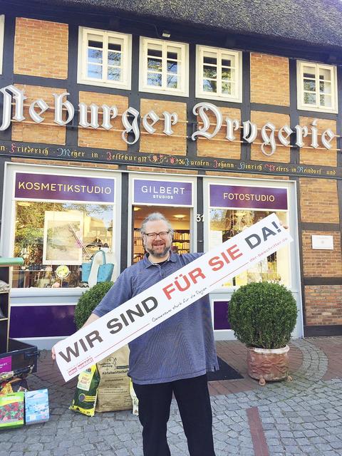 Hauke Gilbert von Gilbert Studios / Jesteburger Drogerie in Jesteburg | Foto: Busch