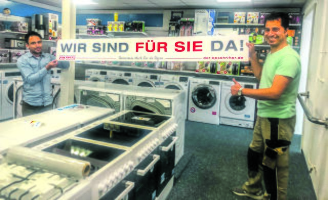 Kaliya Kapoor (li.) und Sunny Lund von Elektro Lund (Steinbecker Str. 104) in Buchholz | Foto: WOCHENBLATT