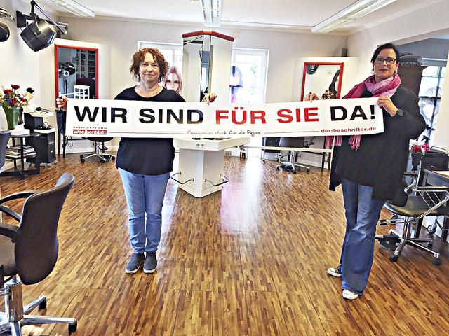 Jutta Papendick und Mitarbeiterin Sabine Neumann (re.) von Friseur Hauptsache Papendick aus Holm-Seppensen  | Foto: WOCHENBLATT