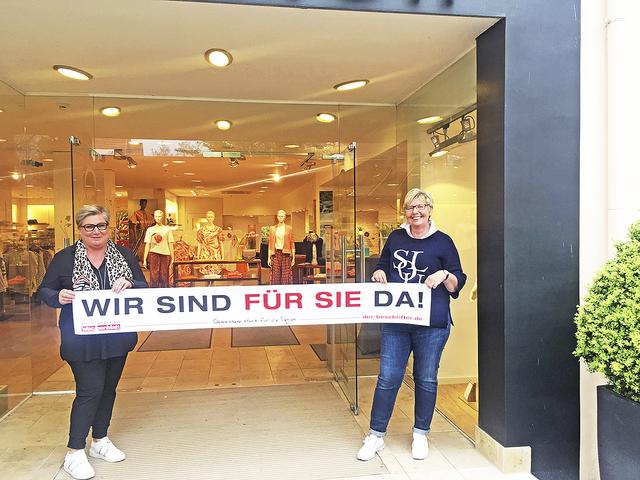 Katja Gerlach (li.) und Conny Koslowski vom Modehaus Gerlach in Tostedt | Foto: Gerlach