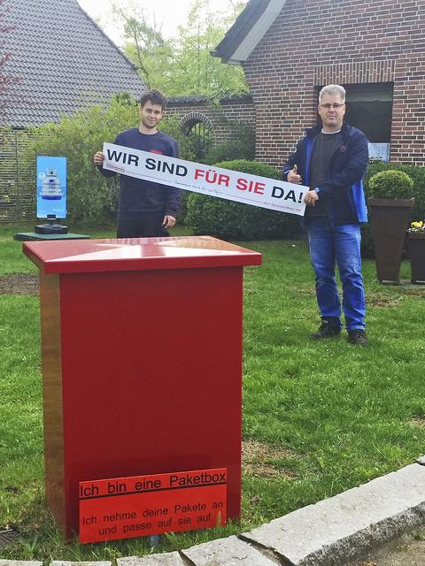 Timo Rogel (li.) und Andreas Rogel von Rogel Zaun- und Metallbau aus Handeloh | Foto: WOCHENBLATT