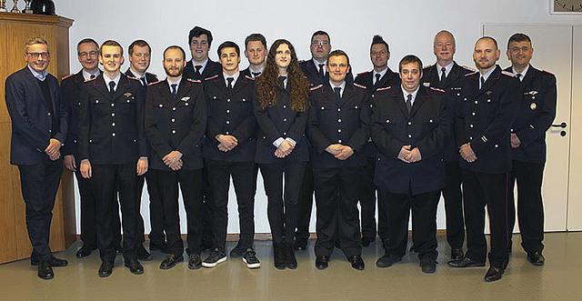 Beförderte und Ehrengäste der Feuerwehr Moisburg
