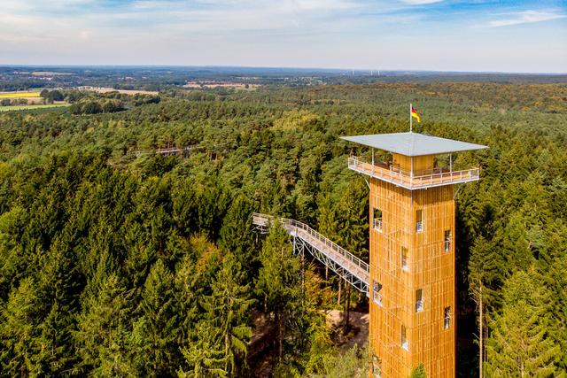 Auch der Baumwipfelpfad Heide Himmel ist ab Mittwoch, 6. Mai, wieder geöffnet