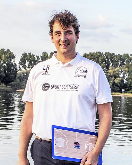Winsens Headcoach Dr. Lutz Rütter (35)