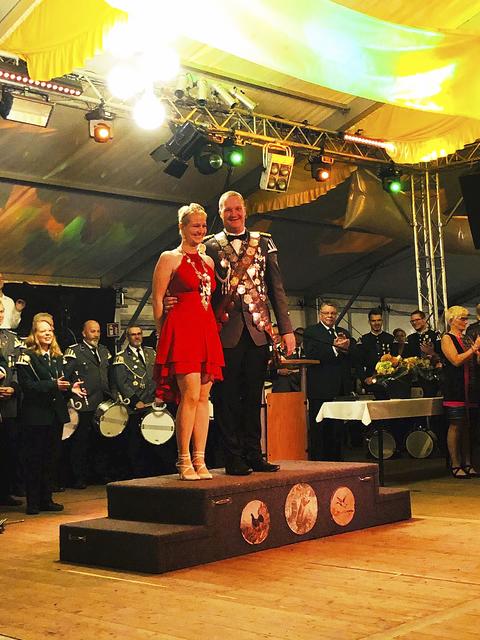 Beim Kreiskönigsball in Tostedt vertraten Lars und Paola Gollnick den SV Dibbersen-Dangersen  | Foto: SV Dibbersen-Dangersen