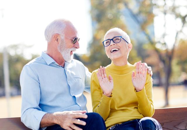 Die zweite Lebenshälfte in vollen Zügen genießen: Ein Spezialextrakt aus der Ashwagandha- Heilpflanze kann wesentlich zum Good-Aging beitragen | Foto: picsfive - stock.adobe.com