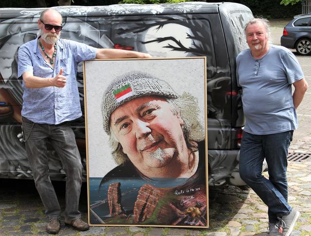 Ole Ohlendorff malte auch ein Bild vom Musiker Paul Botter (Elephant) | Foto: Ole Ohlendorff