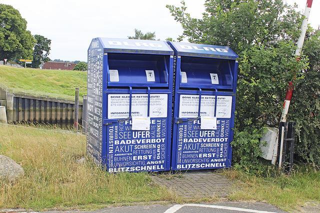 In vielen Orten stehen Altkleidercontainer der DLRG, die derzeit nicht gefüllt werden dürfen