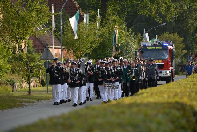 Fester Bestandteil des jährlichen Schützenfestes ist der Umzug durch den Ort