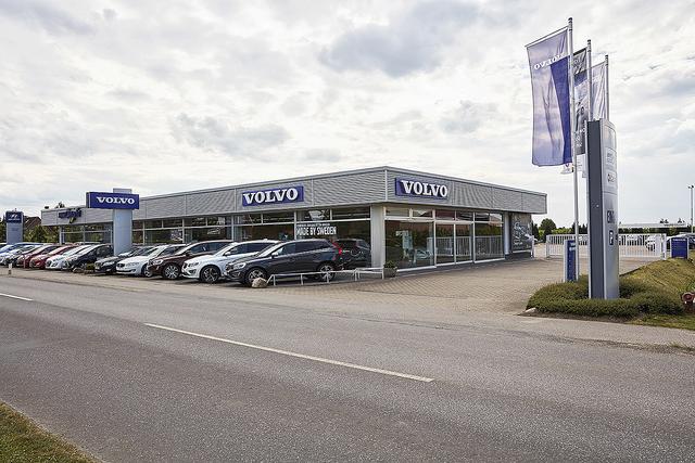 Das Autohaus Bröhan in Königreich liegt direkt an der 
Königreicher Straße 15-17   Fotos: Autohaus Werner Bröhan