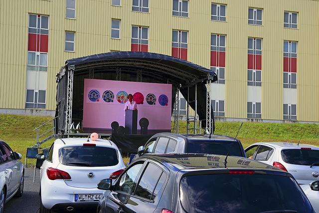 Die Festreden kamen im Autokino als 100 Minuten langer Film daher | Foto: ts