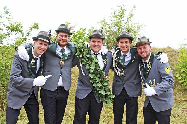 Die amtierende Königscrew um Majestät Tim Stockhaus (Mitte, hier 2019 bei der Proklamation) freut sich schon auf das nächste Jahr | Foto: as