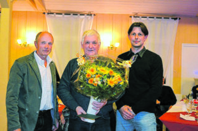 "Die Stimmungslage im Verein ist gut": Rennvereins-Geschäftsführer Carsten Fechner (re.) und Vorsitzender
Günther Porth (li., hier 2017 bei der Verabschiedung von
Heinz Fritzenwanker aus dem Vorstand)