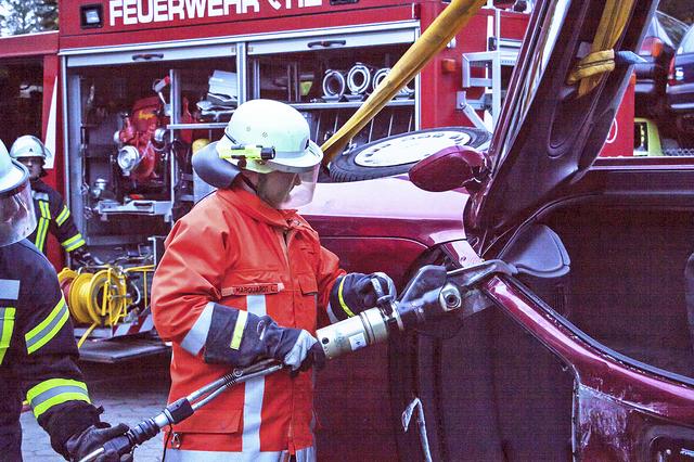 Hier wurde in einem Seminar die technische Rettung nach
Verkehrsunfällen geübt | Foto: Feuerwehr Kakenstorf