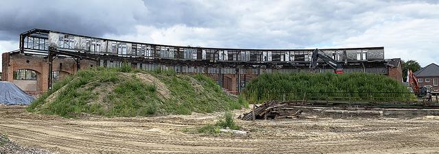 Nur die denkmalgeschützte Fassade sowie die 
Stahlkonstruktion bleiben vom Lokschuppen erhalten