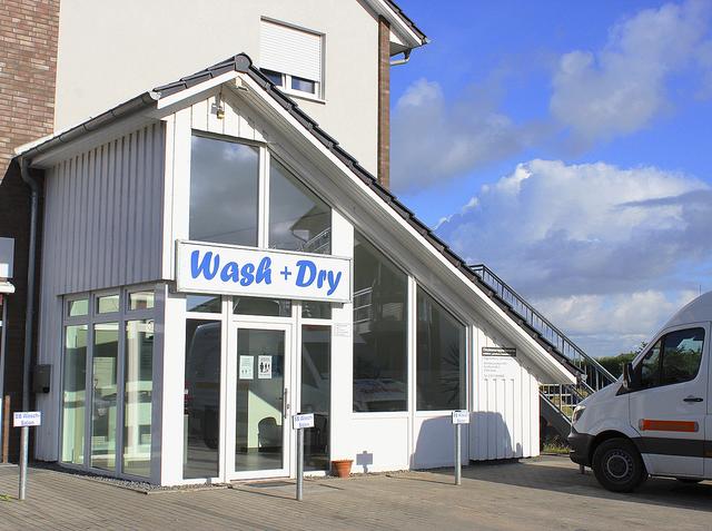 Der Waschsalon mit hochwertigen Waschmaschinen und Trocknern | Foto: sb