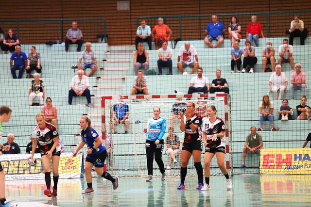 In der Abwehr machten die "Luchse" nur phasenweise dicht | Foto: cc