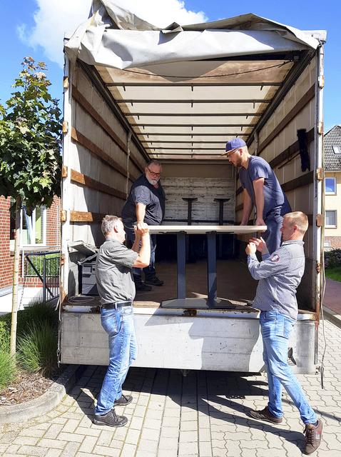 Großzügige Möbelspende für die Genossenschaft