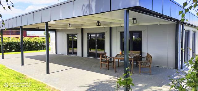 Zum "AlohaRiBa" gehört auch eine große Terrasse | Foto: Meyburg