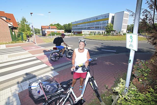 "Oder muss man jetzt auf der Fahrbahn fahren?", fragt sich die Staderin