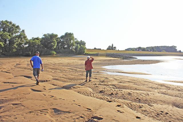 Manch einer fühlt sich ans Wattwandern erinnert