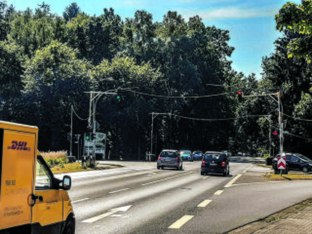 Die Verkehrsführung an der Kreuzung Nordring/Hamburger Straße ist durch neue Ampeln besser erkennbar 