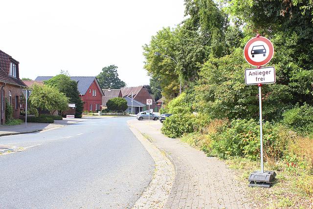 Die Nebenstraßen durch Tinste und Hohenmoor sind nur noch für Anlieger frei