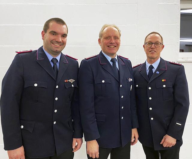 Die Führung der Feuerwehr Otter: Ortsbrandmeister 
Klaus Meinecke (Mi.) mit seinen Vertretern Christopher
Martens (li.) und Thorsten Beirau | Foto: Feuerwehr