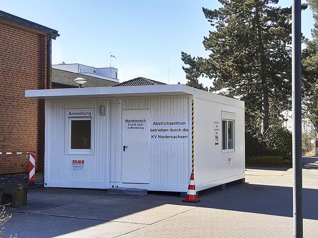 Das Abstrichzentrum am Buchholzer Krankenhaus ist derzeit geschlossen. Der Landkreis Harburg plädiert für eine zügige Wiederinbetriebnahme