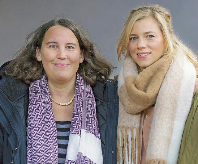 Beraten Frauen rund die Geburt und vermitteln Hebammen:
Iris Freyer (li.) und Anna-Lena Topp vom Hebammenzentrum