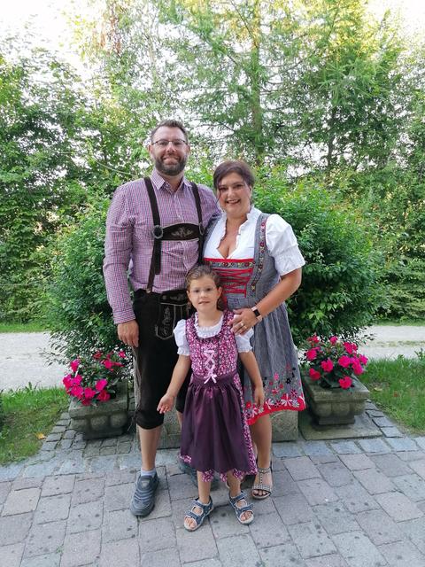 Diana und Andreas mit Katniss Kock aus Buchholz | Foto: privat