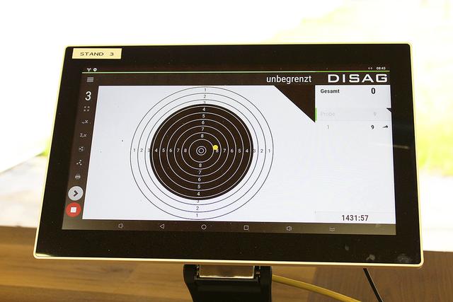 Das Schießergebnis wird auf einem Display angezeigt | Foto: sb