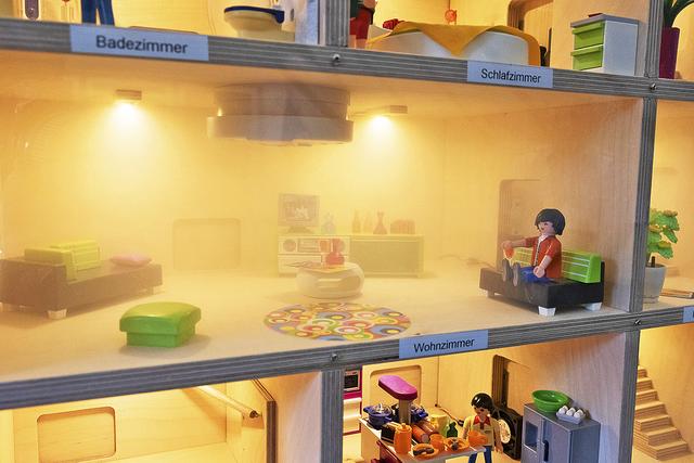 Mit Hilfe des Rauchhauses können Kindern anschaulich die Gefahren eines Wohnungsbrandes aufgezeigt werden