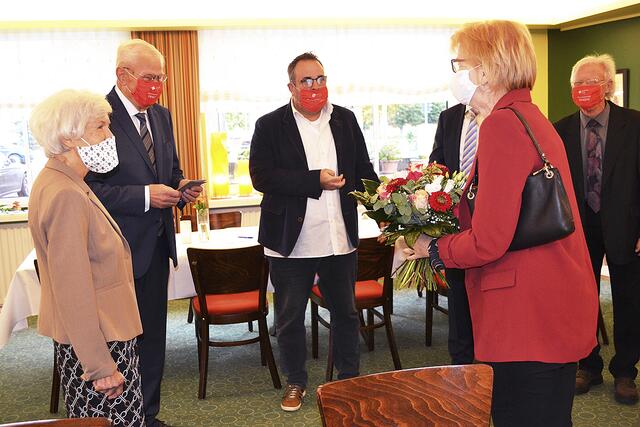 Dieter und Helgard Weis (li.) mit Mitstreitern vom DRK (v.li.): Jan Bauer,  Susanne Stemmann und Werner Bösch | Foto: bim