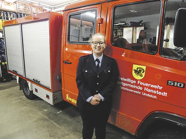 Als Ortbrandmeisterin leitet Saskia Schröder die 
Feuerwehr in Undeloh  | Foto: Feuerwehr Undeloh