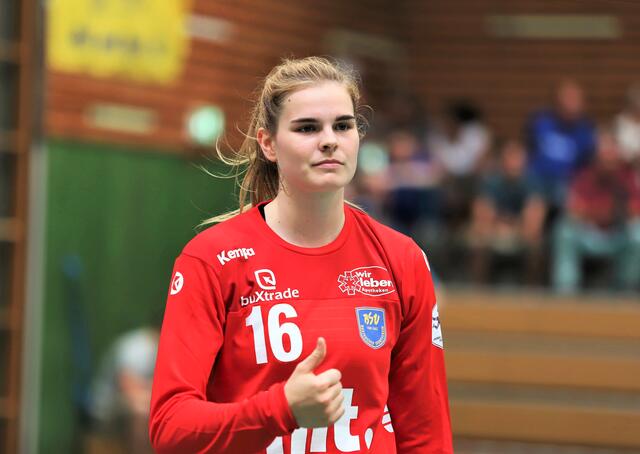 Die Buxtehuder Torhüterin Lea Rühter rettete ihrer Mannschaft den Sieg gegen den Thüringer HC | Foto: cc