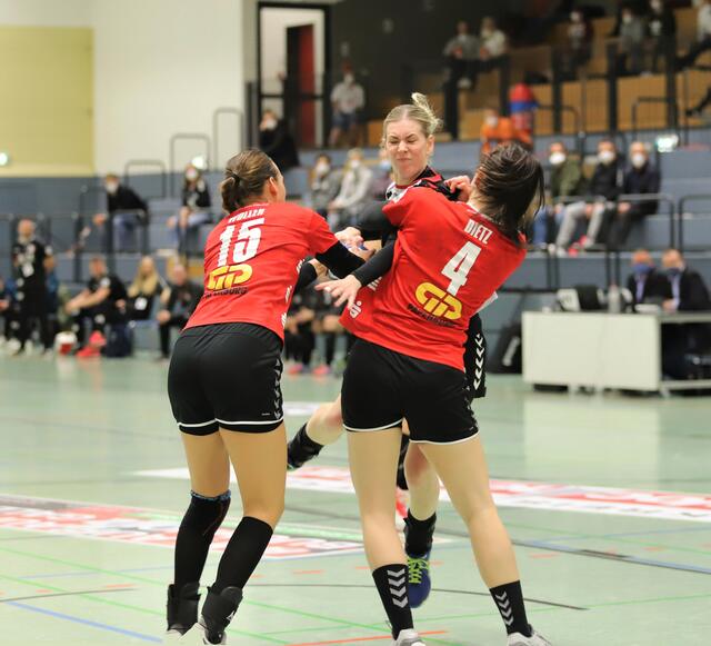 Augen zu und durch... Kim Berndt im Angriff | Foto: cc