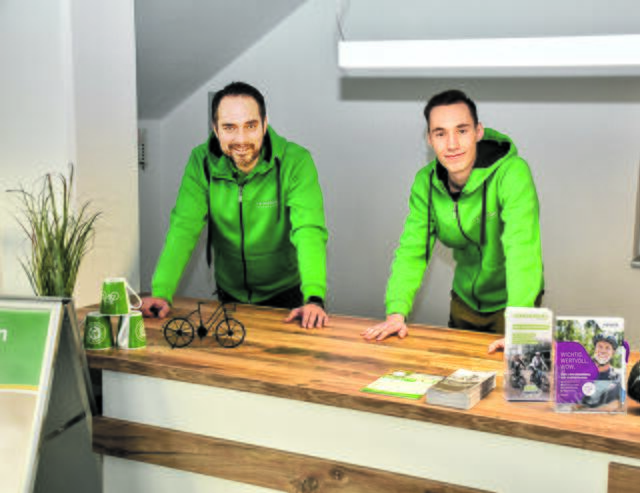 Denis Struwe (li.) und Frederic Bode freuen 
sich bereits auf die Eröffnung | Foto: Axel-Holger Haase