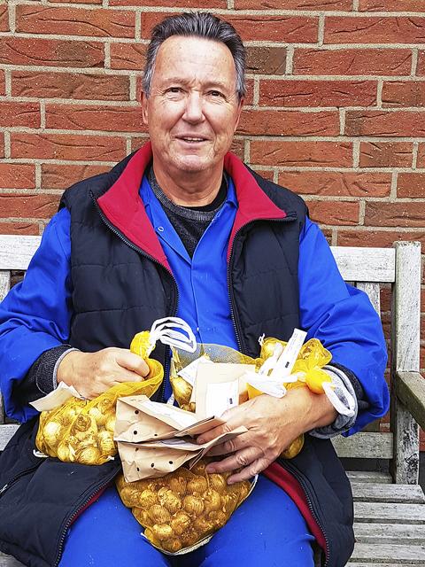 Günther Stolpe freut sich auf den Blühstreifen im Lohwellsbrook