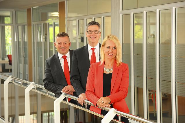 Das Foto zeigt (v.li.): Martin Meyer, Thomas Gruhlke und Marta Bosa vom Immobilienteam der Sparkasse Stade-Altes Land.