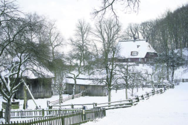 Das Freilichtmuseum am Kiekeberg sucht Winterfotos aus dem Landkreis Harburg. Infos unter www.kiekeberg-museum.de Foto: FLMK